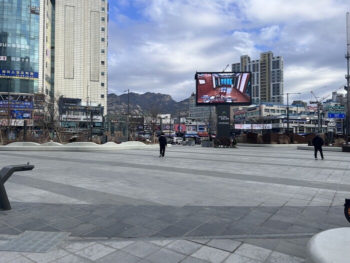 10년 전 차별의 부활… 연신내광장 무대는 ‘누구의 공공공간’인가